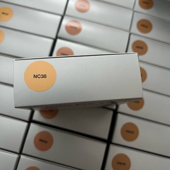 New MAC Studio Fix Tech Cream-To-Powder - Picture 10 of 14